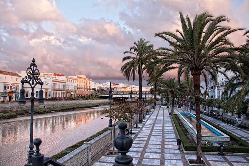 Fancy Apartment In A Historic House, Chiclana City Center By C. Dreams Chiclana de la Frontera Exterior foto